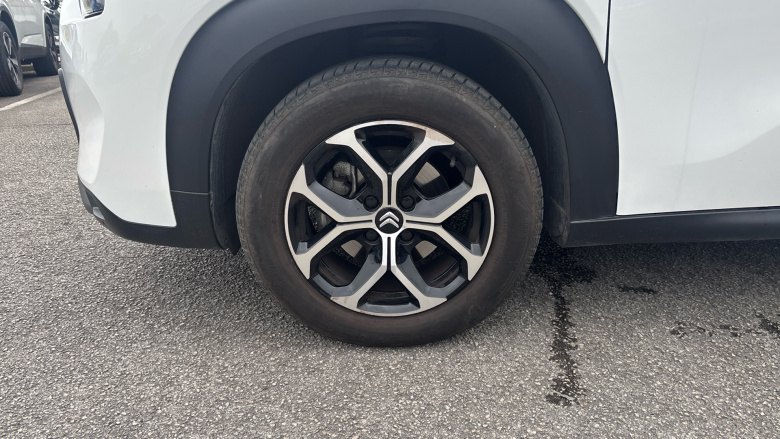 Citroen C3 Aircross 1.2 PureTech 110 Plus 5dr Petrol Hatchback